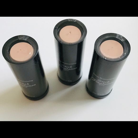 Kleancolor Velvet Moisturizing Stick Foundation each - Picture 2 of 3